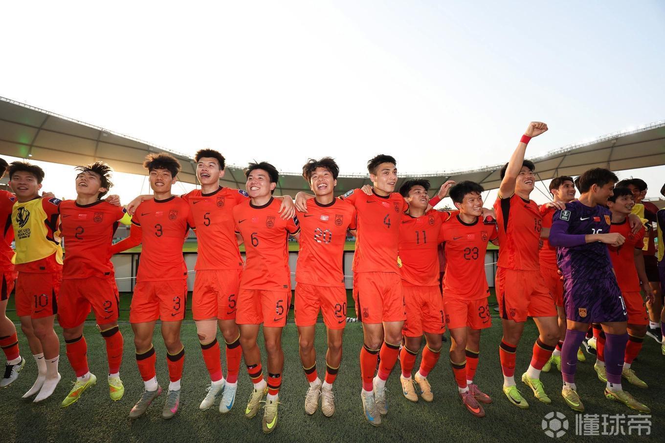 世界杯官方正版下载-苏东：今晚U23国足不要打对攻，要贯彻大脚加身体&amp;amp;二点加定位